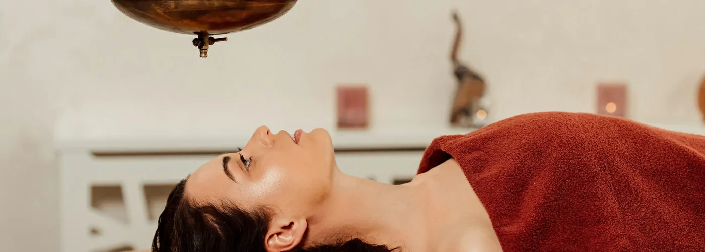 Shiro Kashaya Dhara – Ayurvedic Herbal Decoction Therapy for the Head